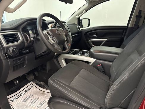 Used 2017 Nissan Titan SV RWD image 9