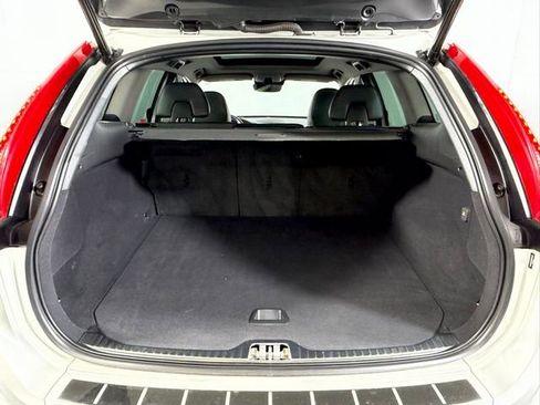 Used 2017 Volvo XC60 T6 Dynamic w/ Advanced Package image 33