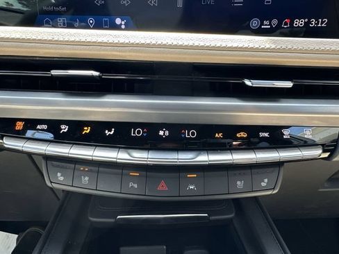 Certified 2024 Cadillac XT4 Premium Luxury FWD image 26