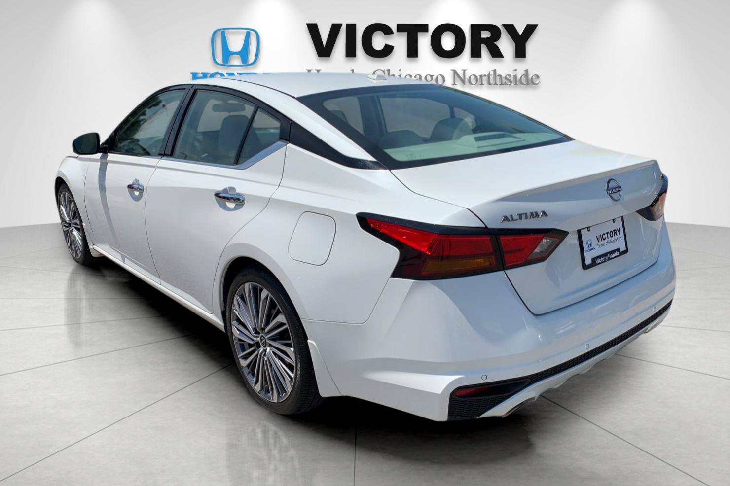 Used 2024 Nissan Altima 2.5 SL FWD image 3