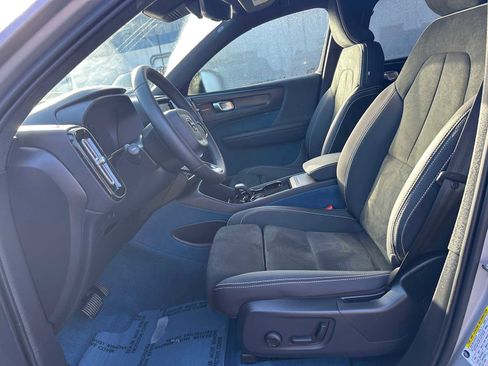 Certified 2023 Volvo XC40 Recharge Ultimate image 19