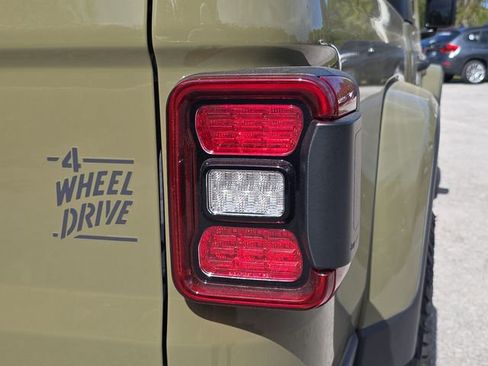 New 2026 Jeep Gladiator Sport AWD/4WD image 8