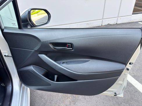 Used 2023 Toyota Corolla LE FWD image 40