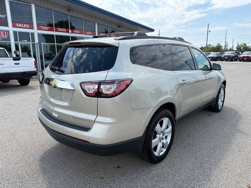 Used 2016 Chevrolet Traverse LT w/ Style and Technology Package FWD image 8