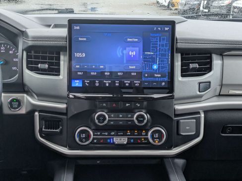 Used 2024 Ford Expedition XLT AWD/4WD image 20