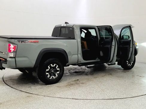 Used 2023 Toyota Tacoma TRD Off-Road image 12
