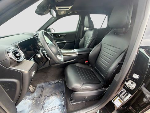 Used 2025 Mercedes-Benz GLC 300 4MATIC w/ AMG Line image 13