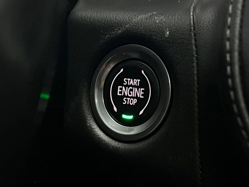 Used 2022 Chevrolet Tahoe Z71 w/ Luxury Package AWD/4WD image 18