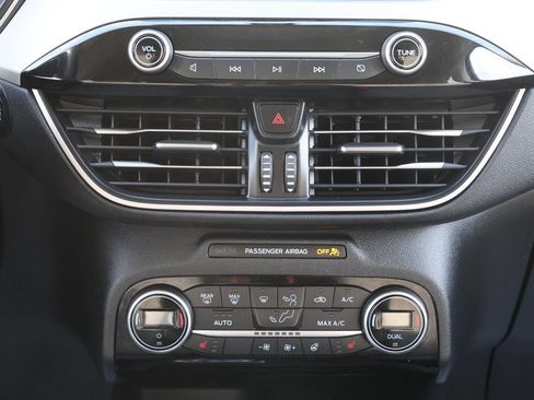 Used 2021 Ford Escape SE w/ SE Sport Appearance Package image 20