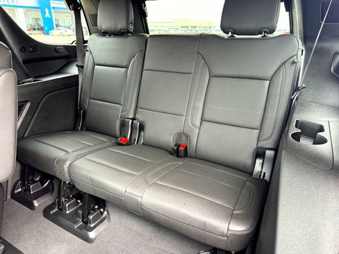 Used 2024 Chevrolet Tahoe Z71 w/ Luxury Package image 18