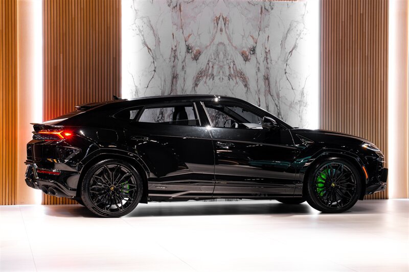 Used 2025 Lamborghini Urus SE AWD/4WD image 5