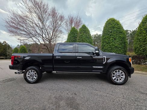 Used 2019 Ford F250 Limited image 7