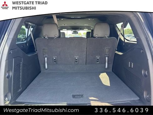 Used 2023 Chevrolet Suburban LT RWD image 22