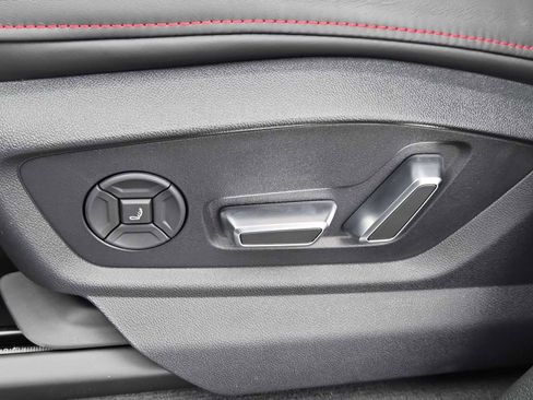 New 2026 Audi SQ8 Prestige image 16