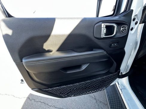 Used 2023 Jeep Wrangler Unlimited Sahara w/ Cold Weather Group AWD/4WD image 16