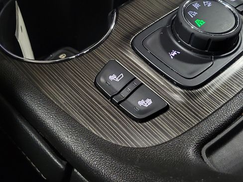 Used 2023 GMC Acadia SLT image 39