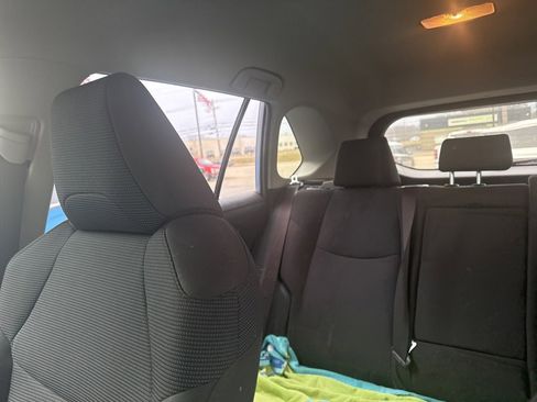 Used 2019 Toyota RAV4 LE image 16