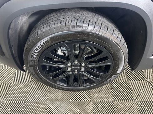 Used 2023 GMC Acadia SLT w/ Elevation Edition AWD/4WD image 10