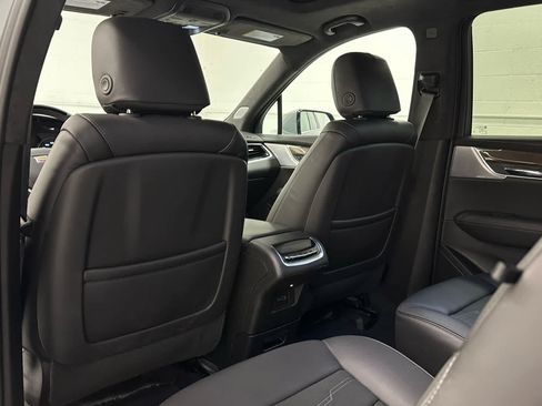 Used 2025 Cadillac XT6 Premium Luxury w/ Platinum Package AWD/4WD image 14