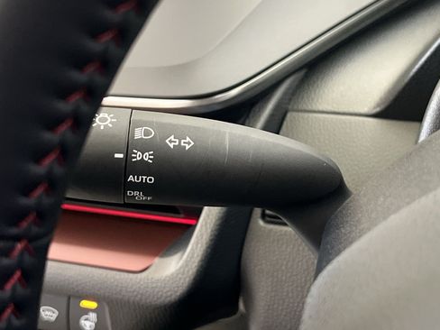 Used 2026 Toyota Prius Plug-In Hybrid FWD image 38