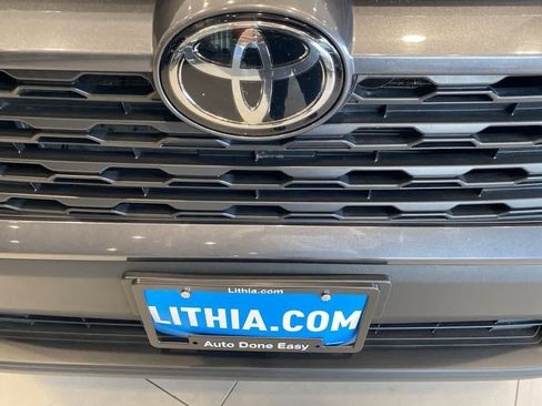 Used 2024 Toyota RAV4 XLE AWD/4WD image 10