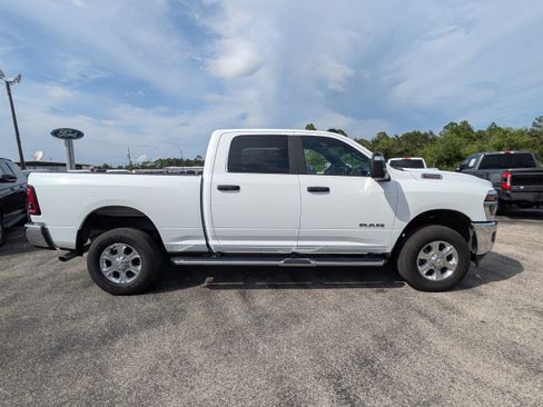 Used 2026 RAM 2500 Big Horn AWD/4WD image 3