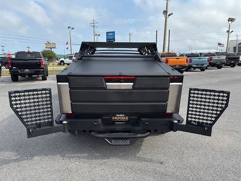 Used 2025 Tesla Cybertruck Cyberbeast AWD/4WD image 10