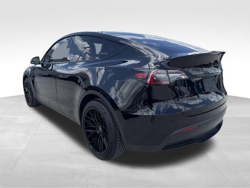 Used 2021 Tesla Model Y Long Range AWD/4WD image 7