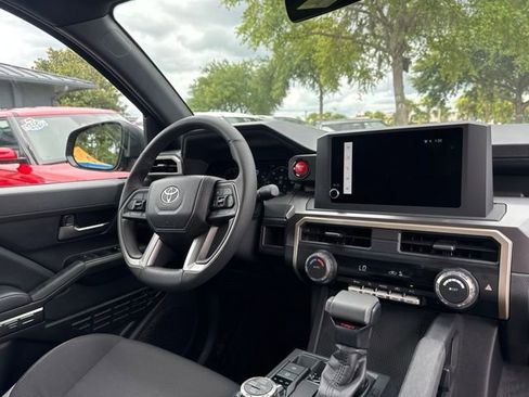 Used 2026 Toyota Tacoma TRD Off-Road AWD/4WD image 13