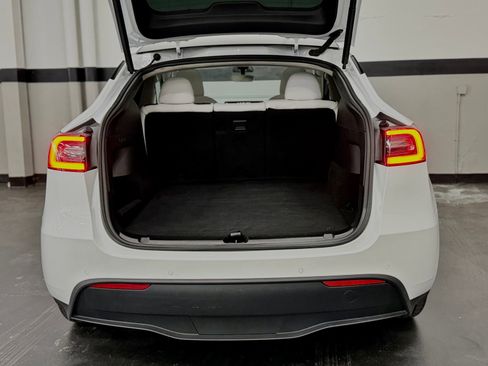 Used 2021 Tesla Model Y 2WD image 15