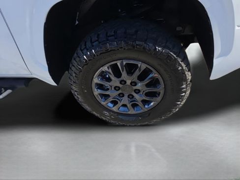Used 2025 Toyota Tundra SR AWD/4WD image 35