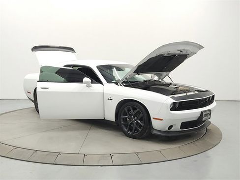 Used 2023 Dodge Challenger R/T w/ Blacktop Package image 9