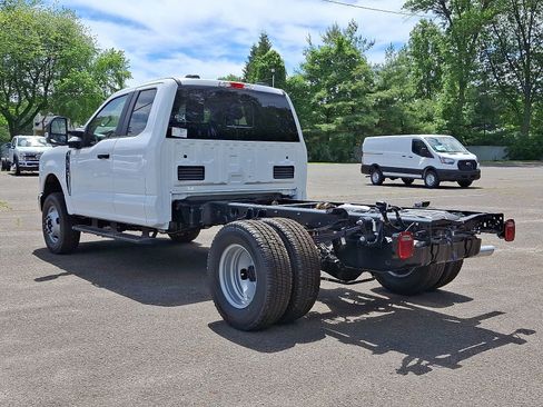 New 2025 Ford F350 XL w/ XL Chrome Package image 5