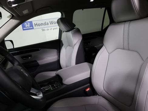 New 2025 Honda Pilot EX-L image 28