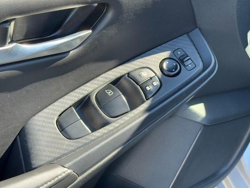 Used 2023 Nissan Sentra SV image 21