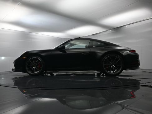 Used 2024 Porsche 911 Carrera 4S image 40