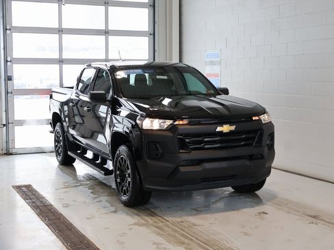 Certified 2025 Chevrolet Colorado W/T w/ WT Custom Package image 2