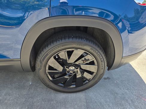Used 2026 Volkswagen Atlas Cross Sport SE w/ Black Wheel Package FWD image 25