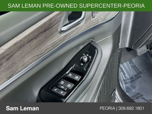 Used 2023 Jeep Grand Cherokee Overland image 18