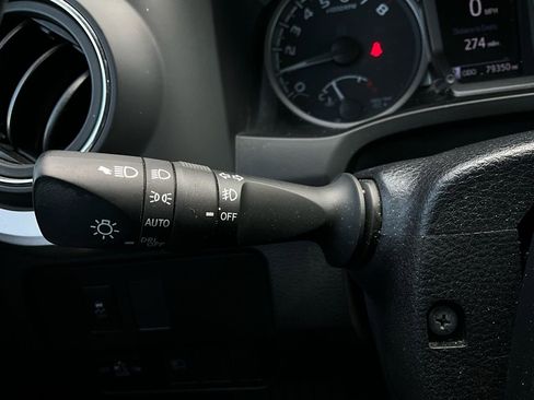 Used 2022 Toyota Tacoma SR5 image 33