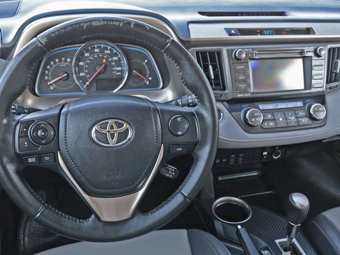 Used 2013 Toyota RAV4 Limited FWD image 16