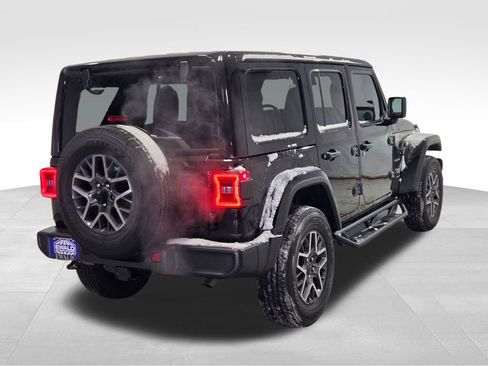 Used 2024 Jeep Wrangler Sahara image 23
