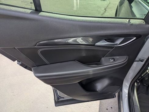 Used 2023 Buick Envision Essence image 28