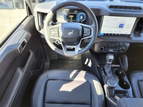 New 2025 Ford Bronco Badlands image 12