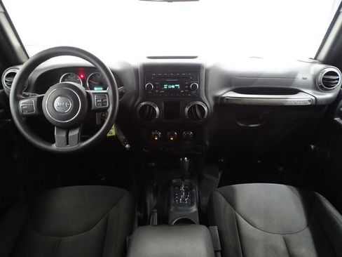 Used 2018 Jeep Wrangler Unlimited Sport image 25