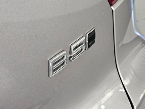 Certified 2026 Volvo XC40 B5 Plus AWD/4WD image 13