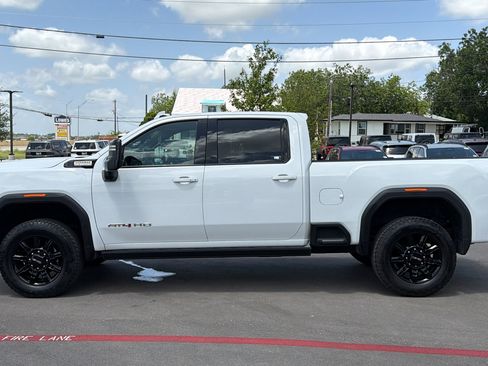 Used 2025 GMC Sierra 2500 AT4 w/ AT4 Premium Plus Package AWD/4WD image 8