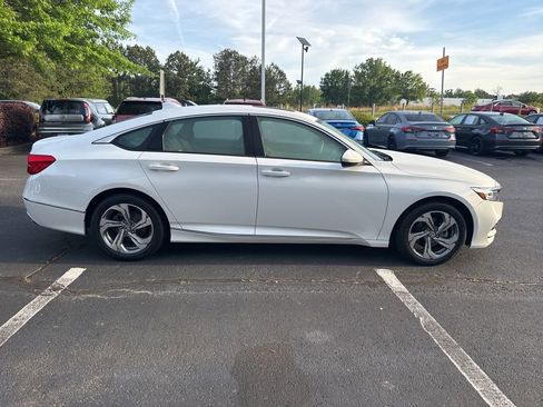Used 2019 Honda Accord EX image 2