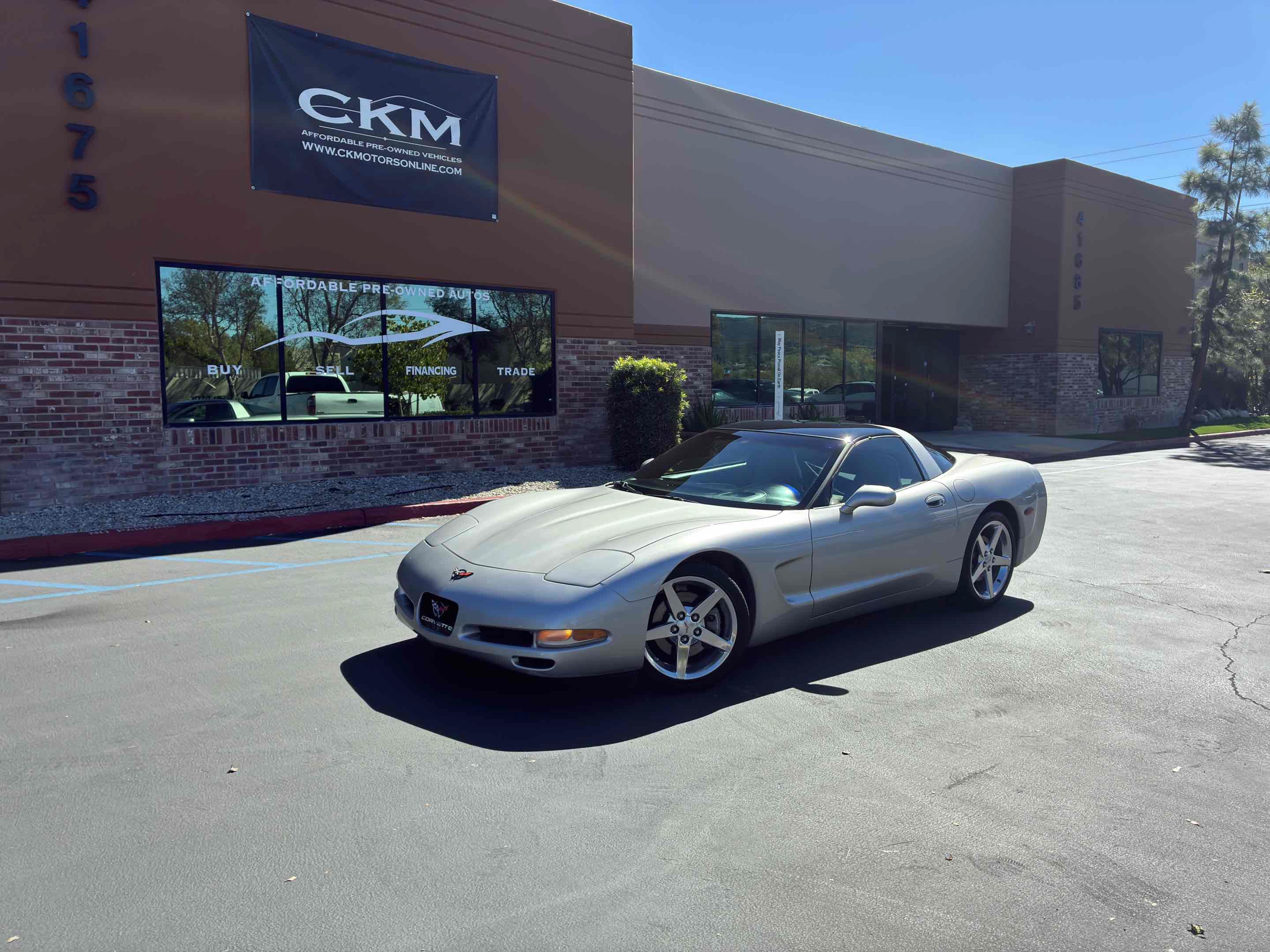 Used 2004 Chevrolet Corvette Coupe w/ Preferred Equipment Group RWD image 2