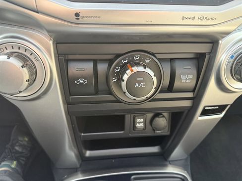 Used 2018 Toyota 4Runner SR5 Premium image 17